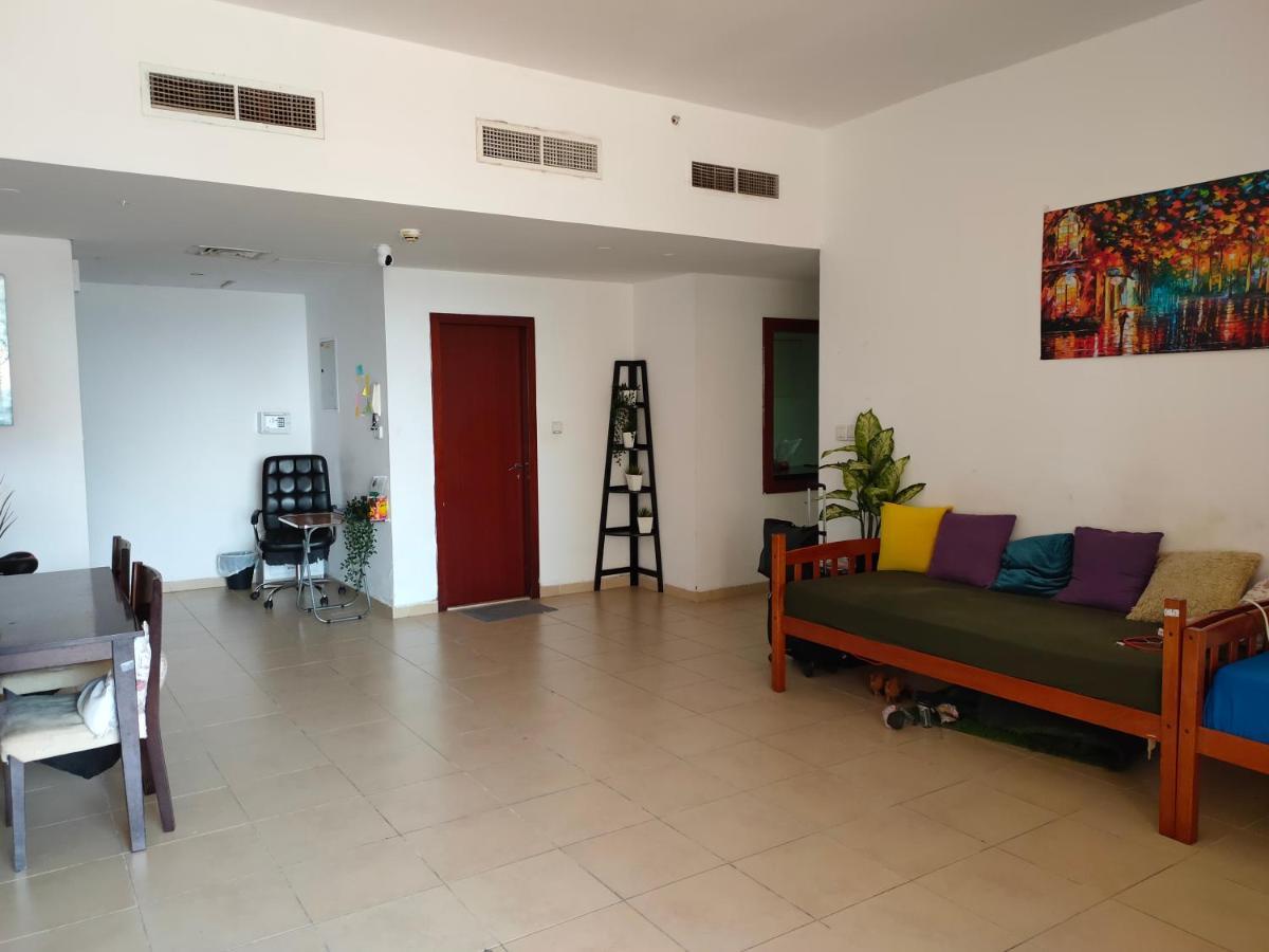 Hostel DXB Backpackers Dubai Exterior foto